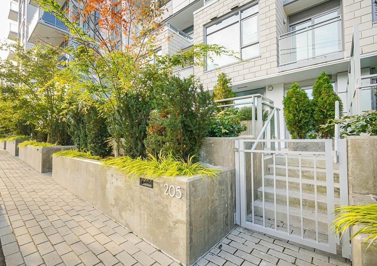 Listing Image 10