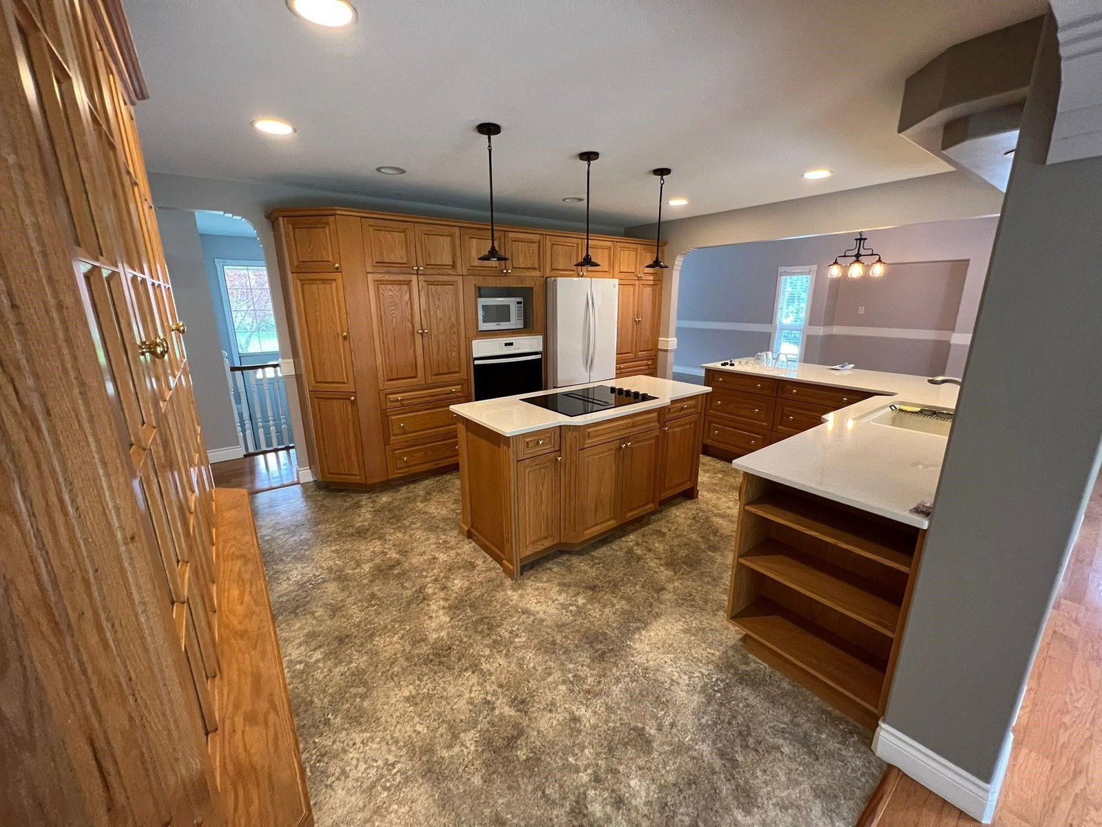 Listing Image 10