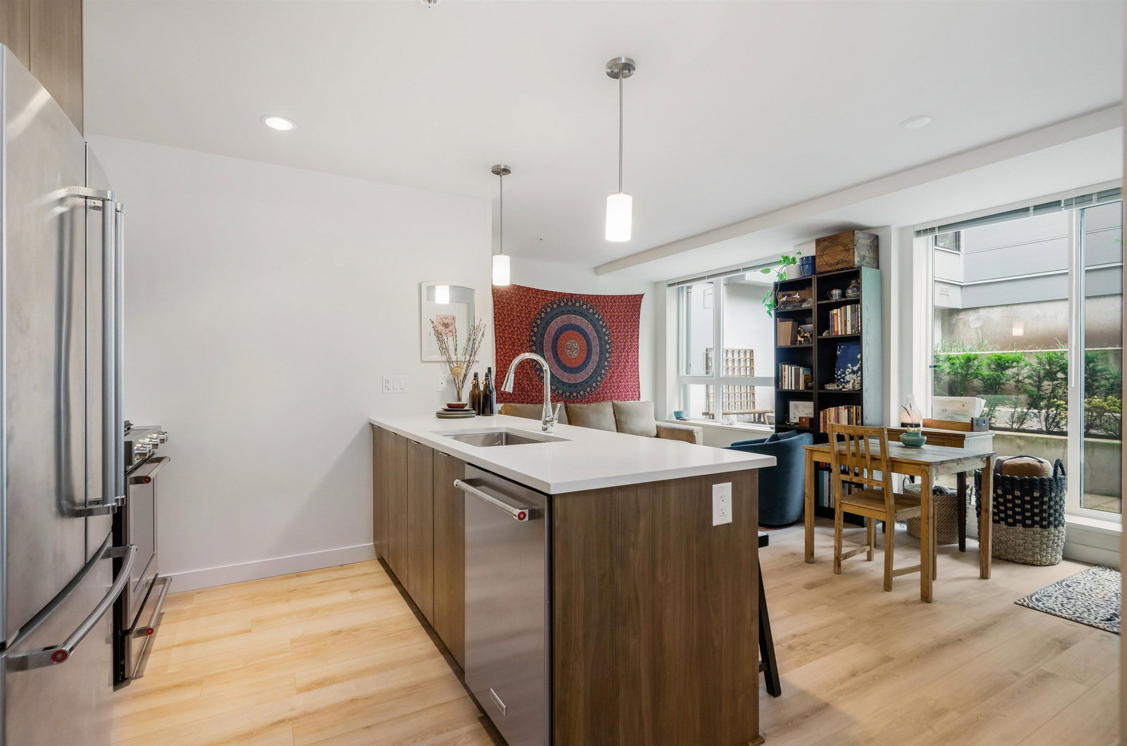 Listing Image 9
