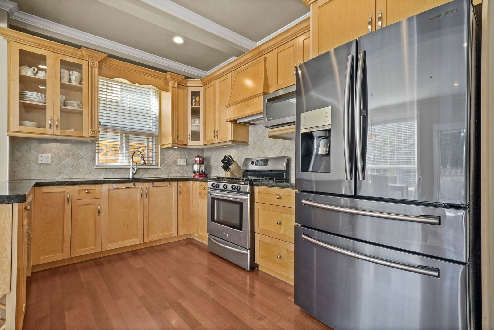 Listing Image 10