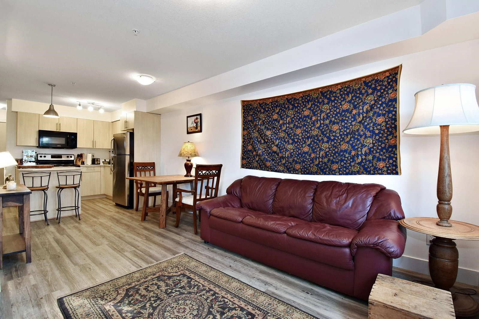 Listing Image 8