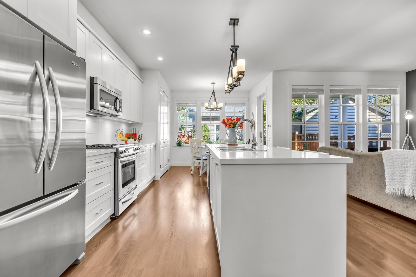 Listing Image 11