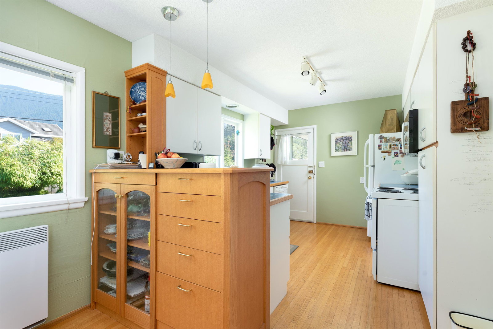 Listing Image 8