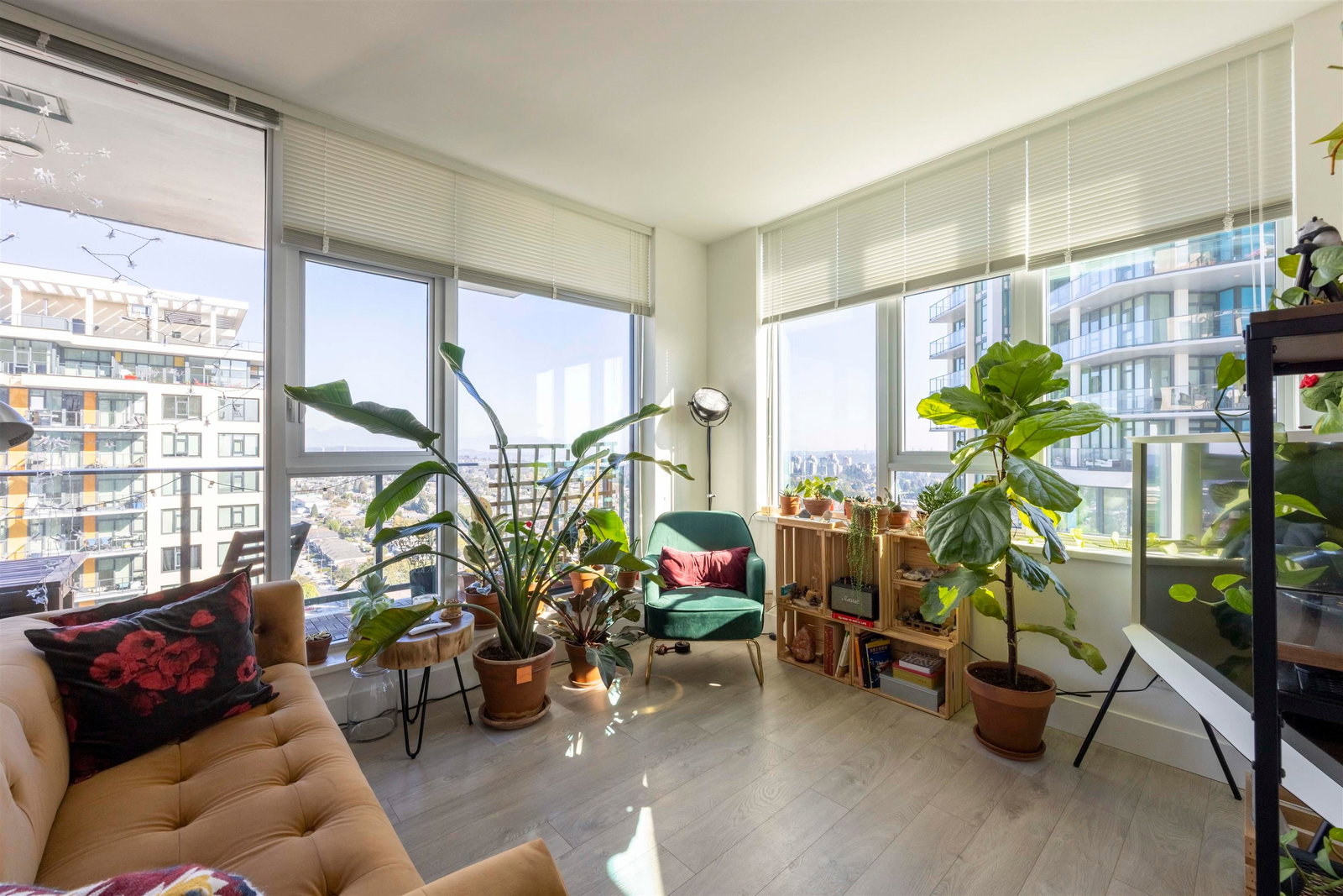 Listing Image 10