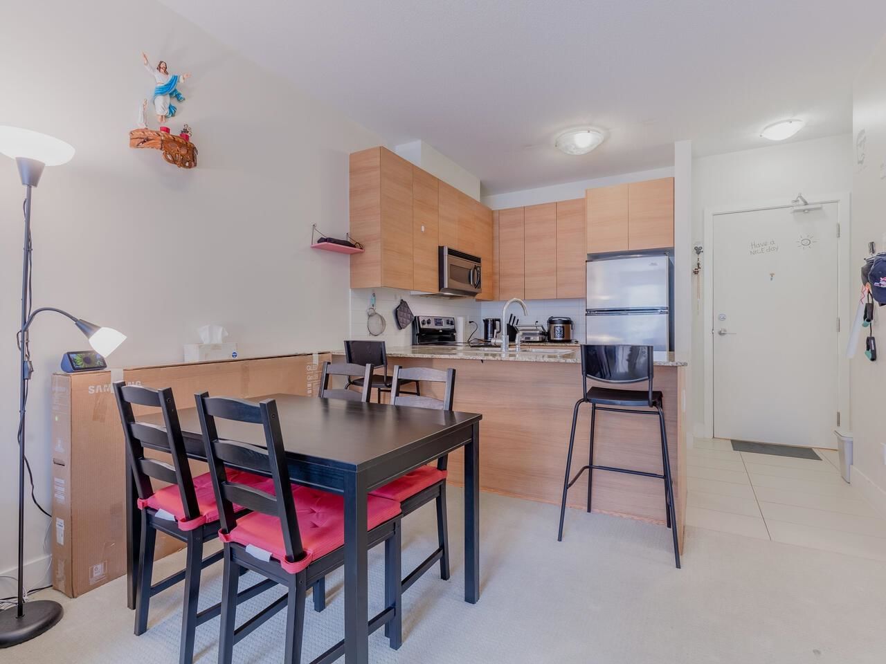 Listing Image 6