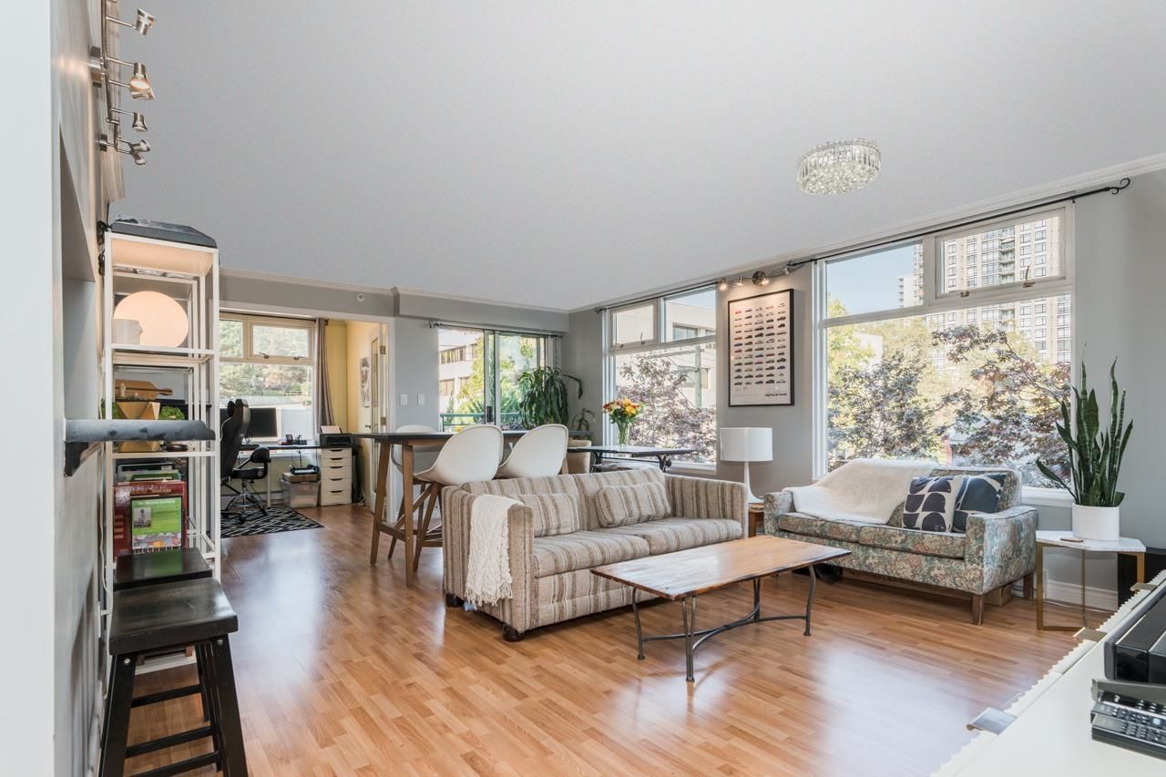 Listing Image 11