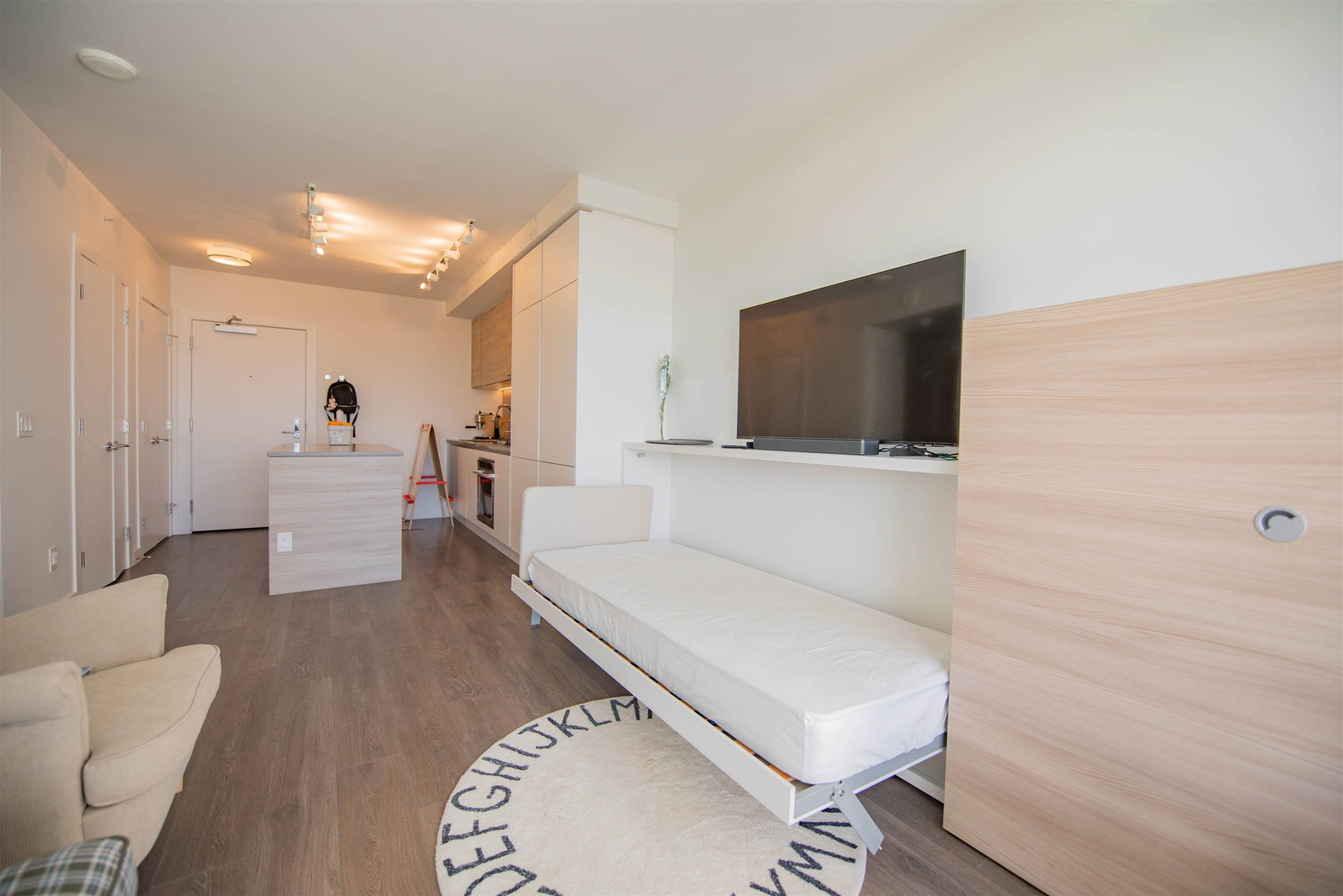 Listing Image 10