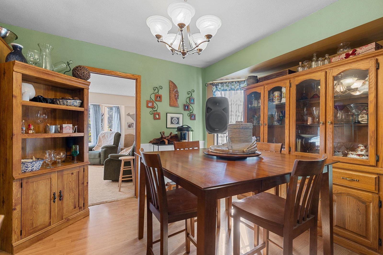 Listing Image 6