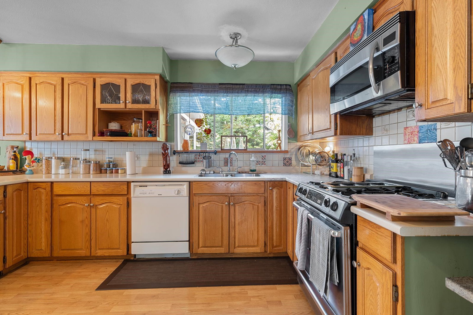 Listing Image 8