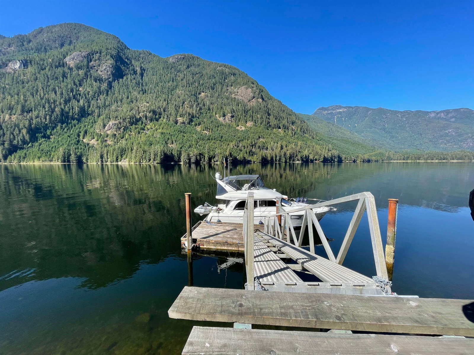 Listing Image 4