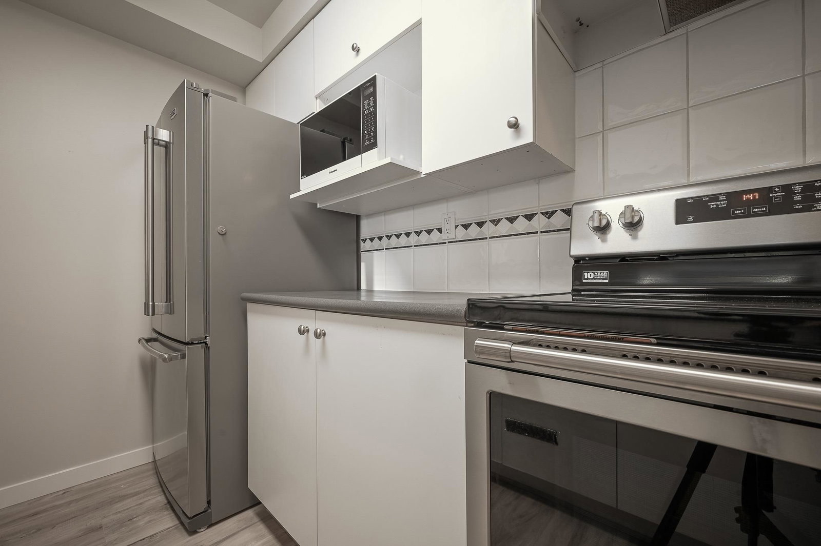 Listing Image 8