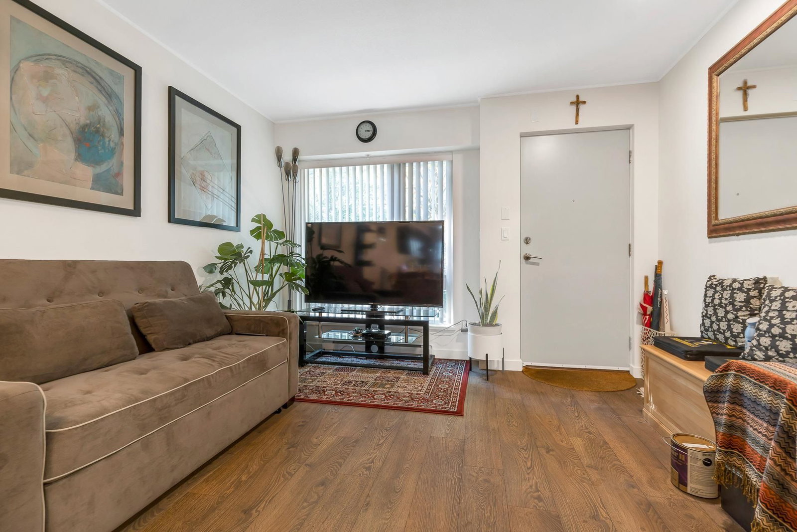 Listing Image 5