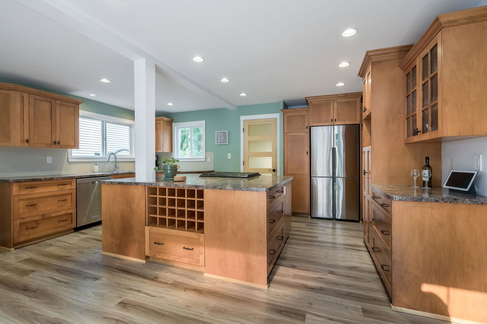 Listing Image 11