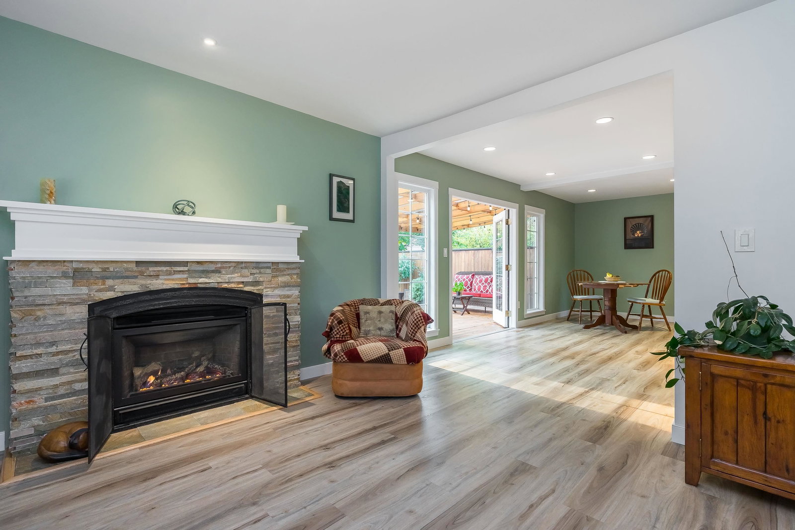 Listing Image 9