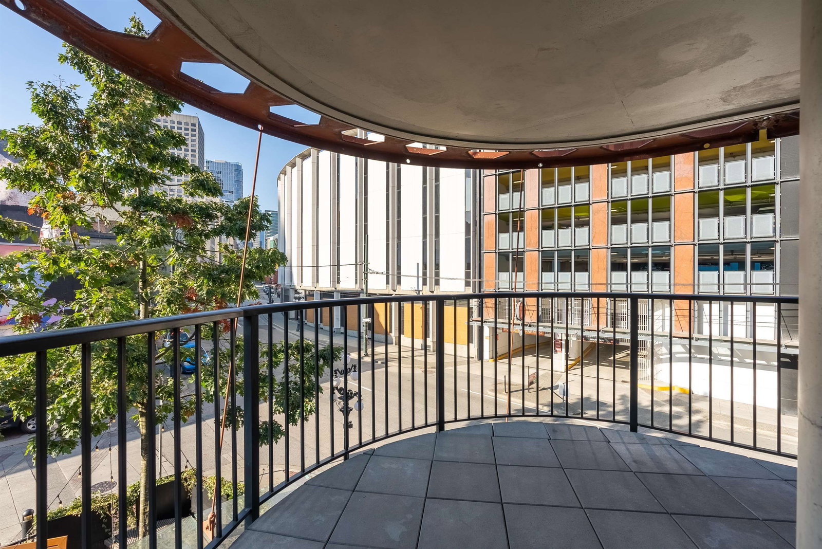 Listing Image 9