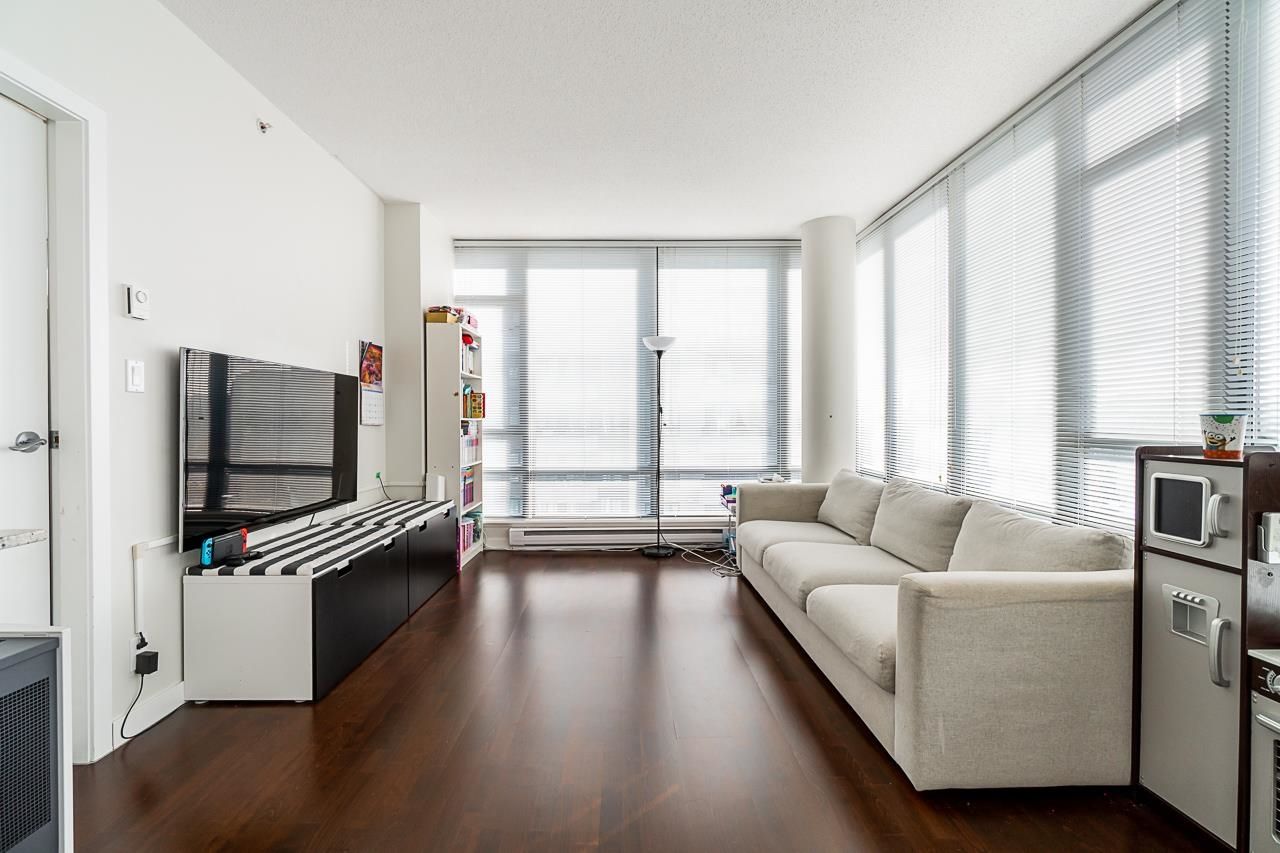 Listing Image 11