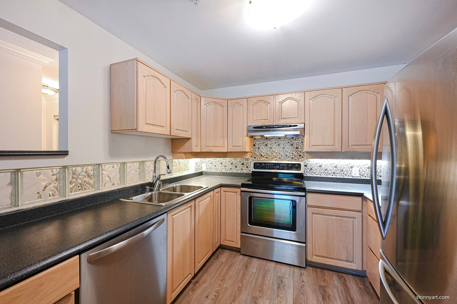 Listing Image 9