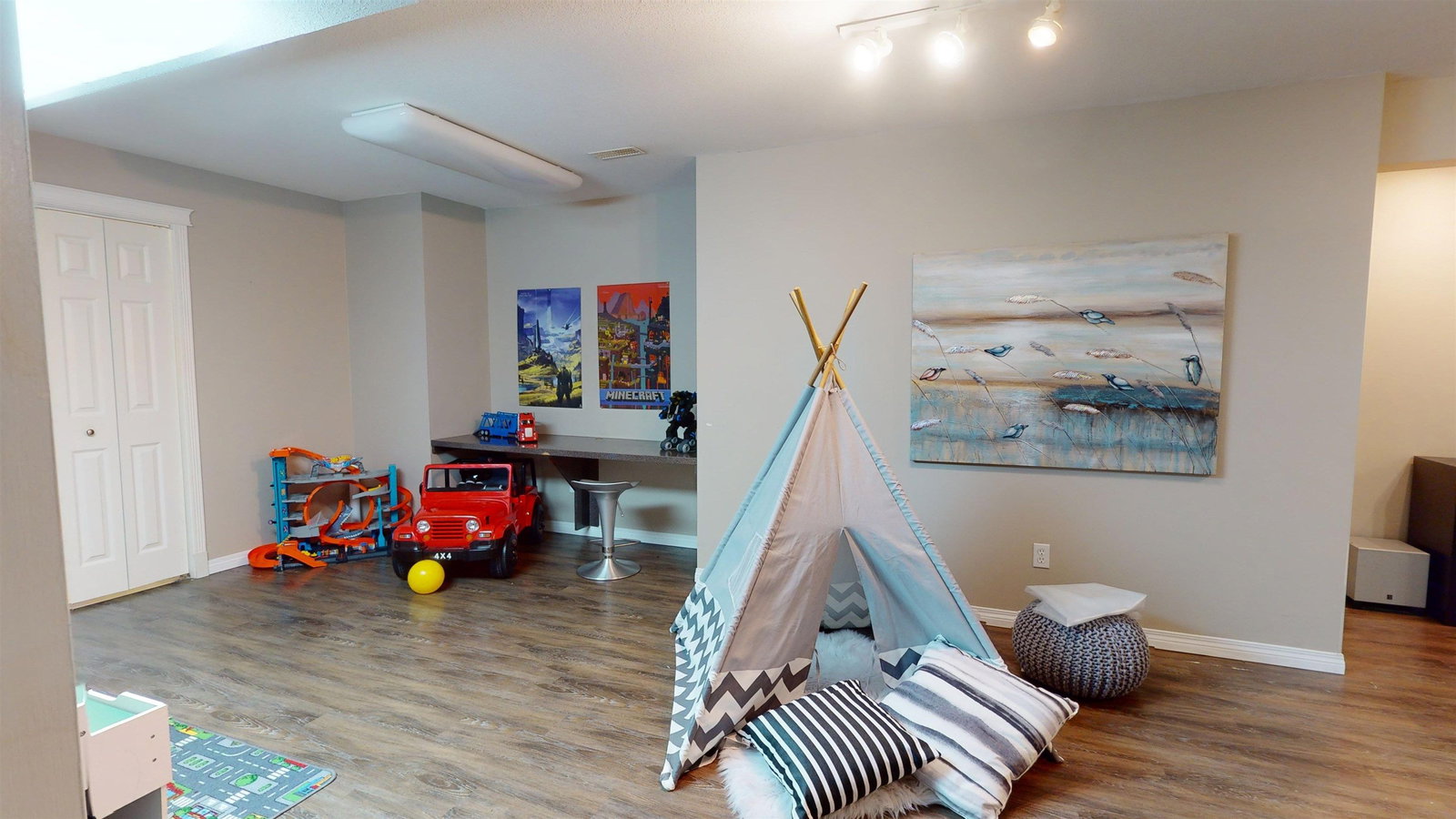 Listing Image 15
