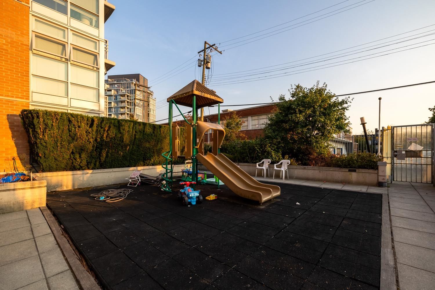 Listing Image 18