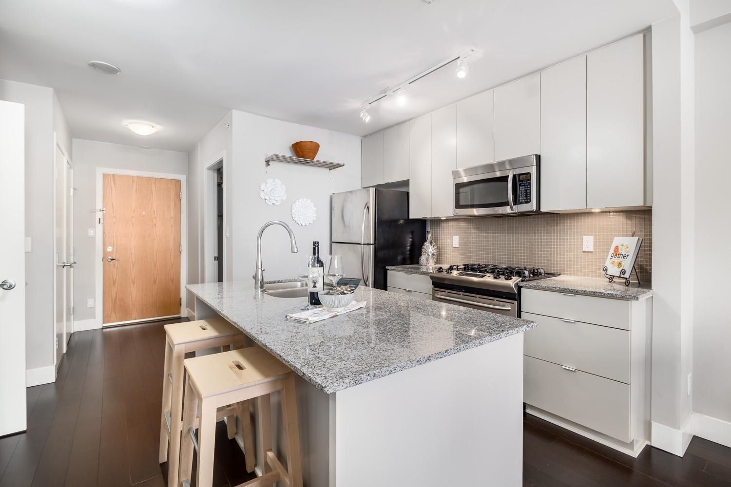 Listing Image 9