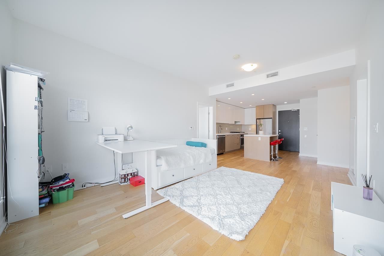 Listing Image 8