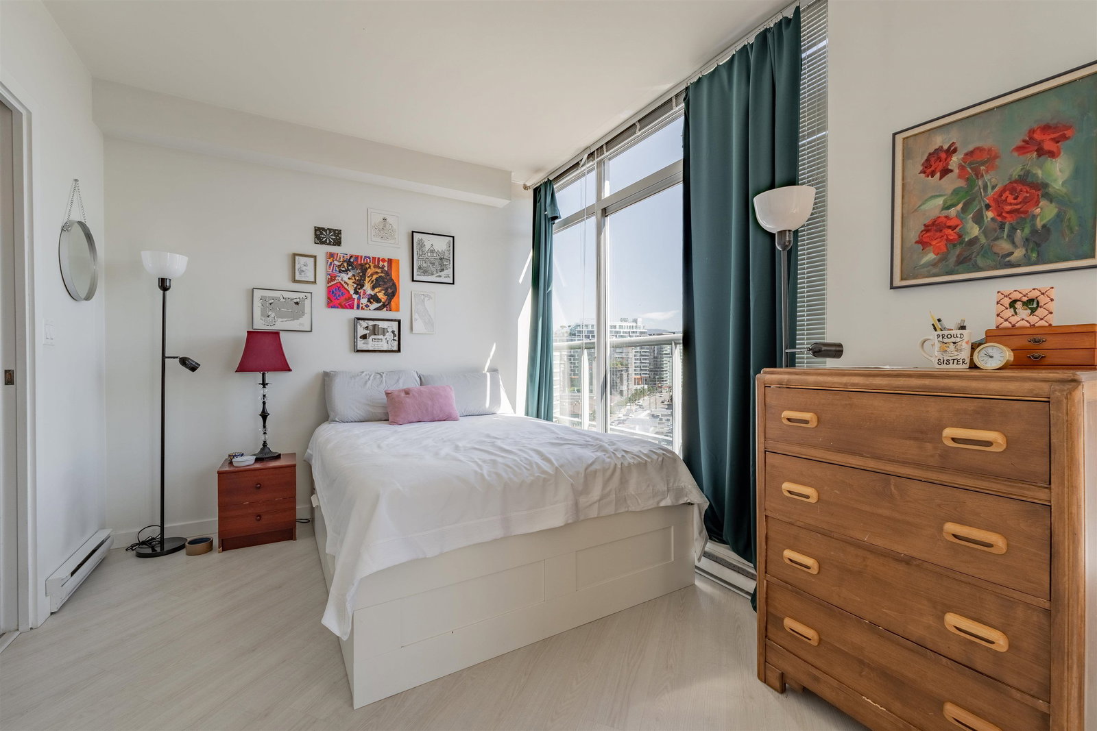 Listing Image 12