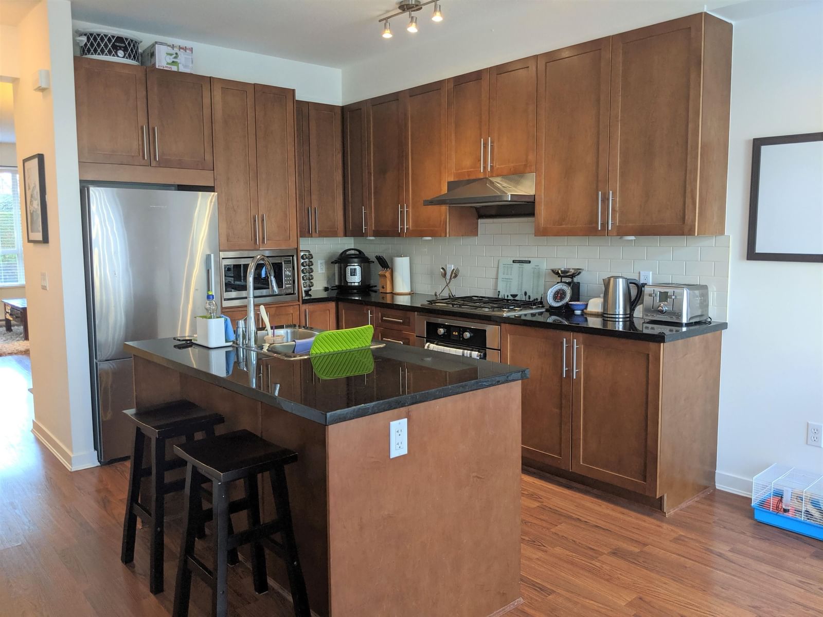 Listing Image 5