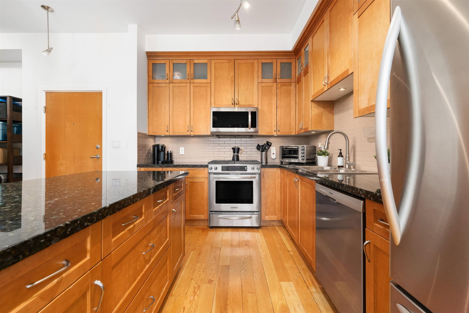 Listing Image 19