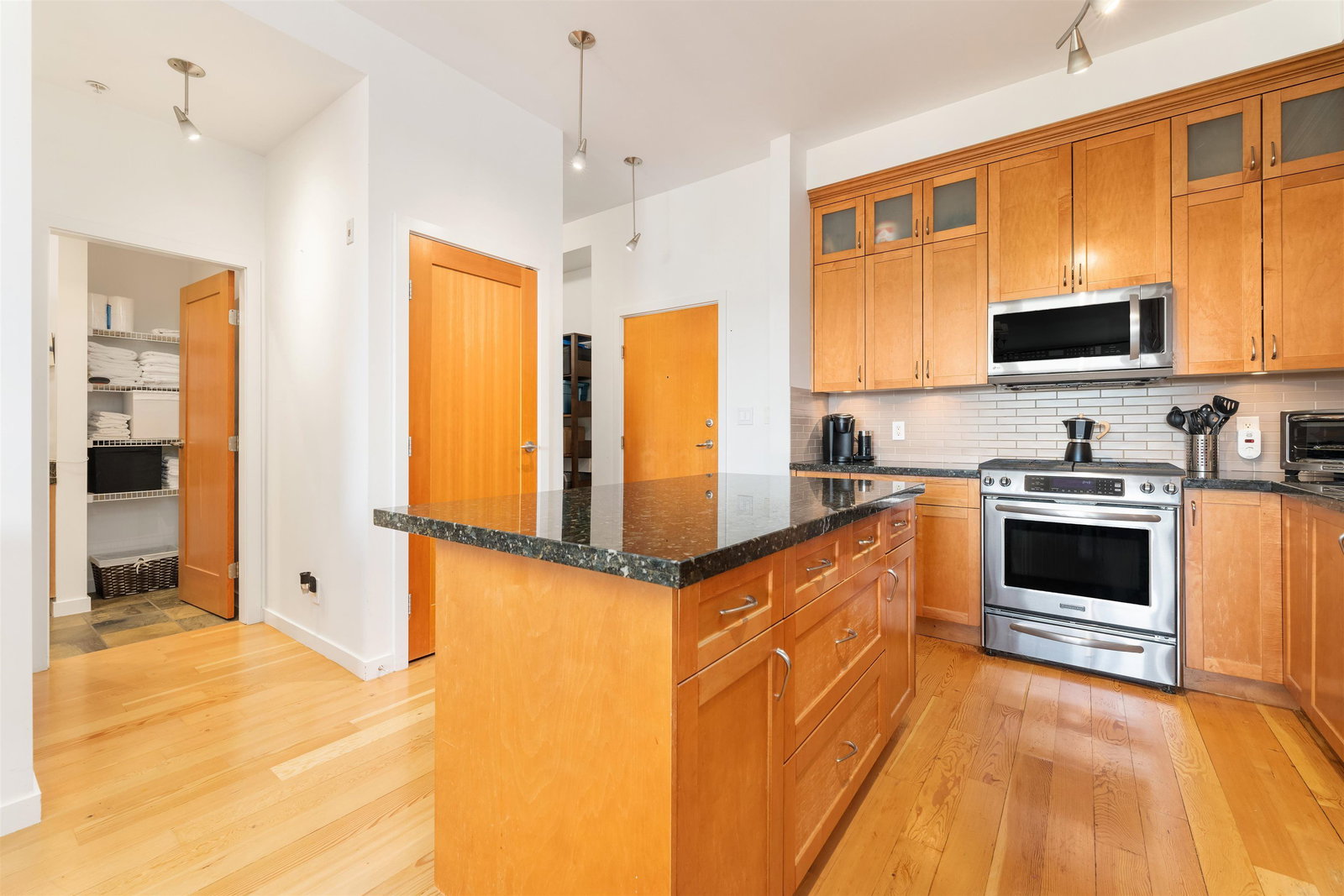 Listing Image 20