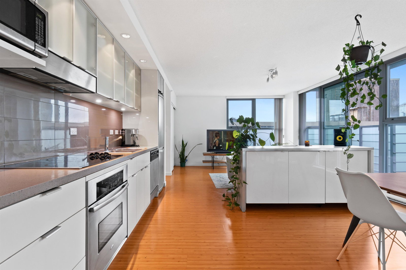 Listing Image 9