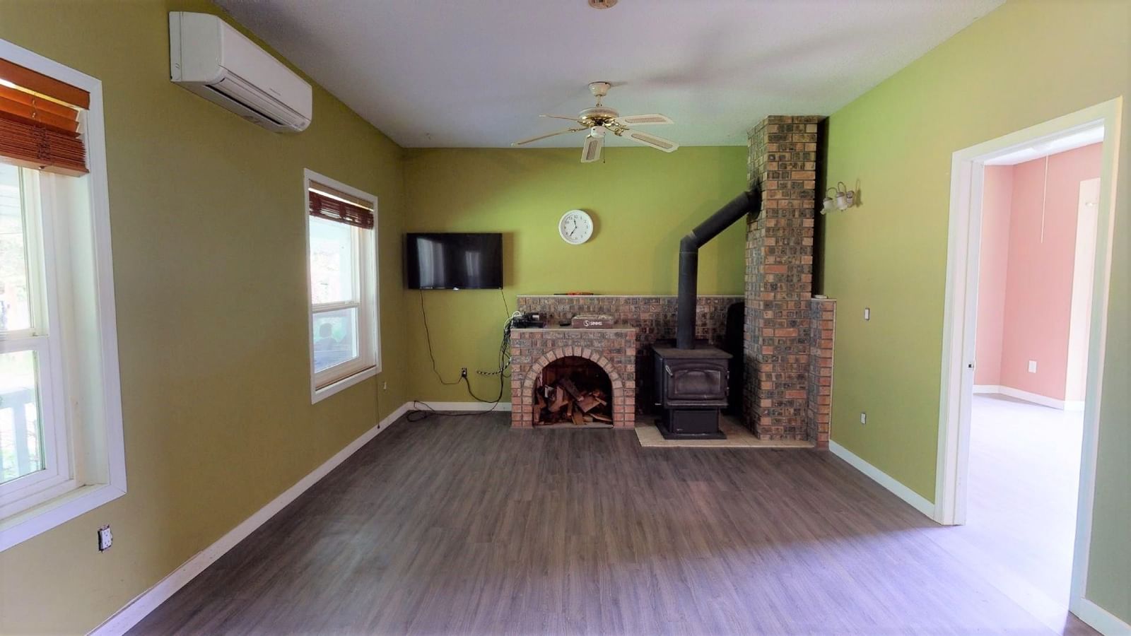 Listing Image 10