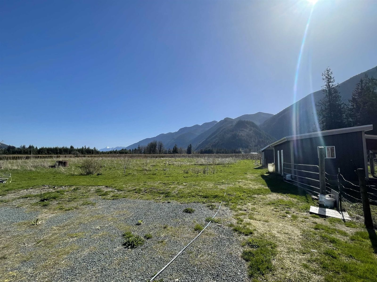 Listing Image 8