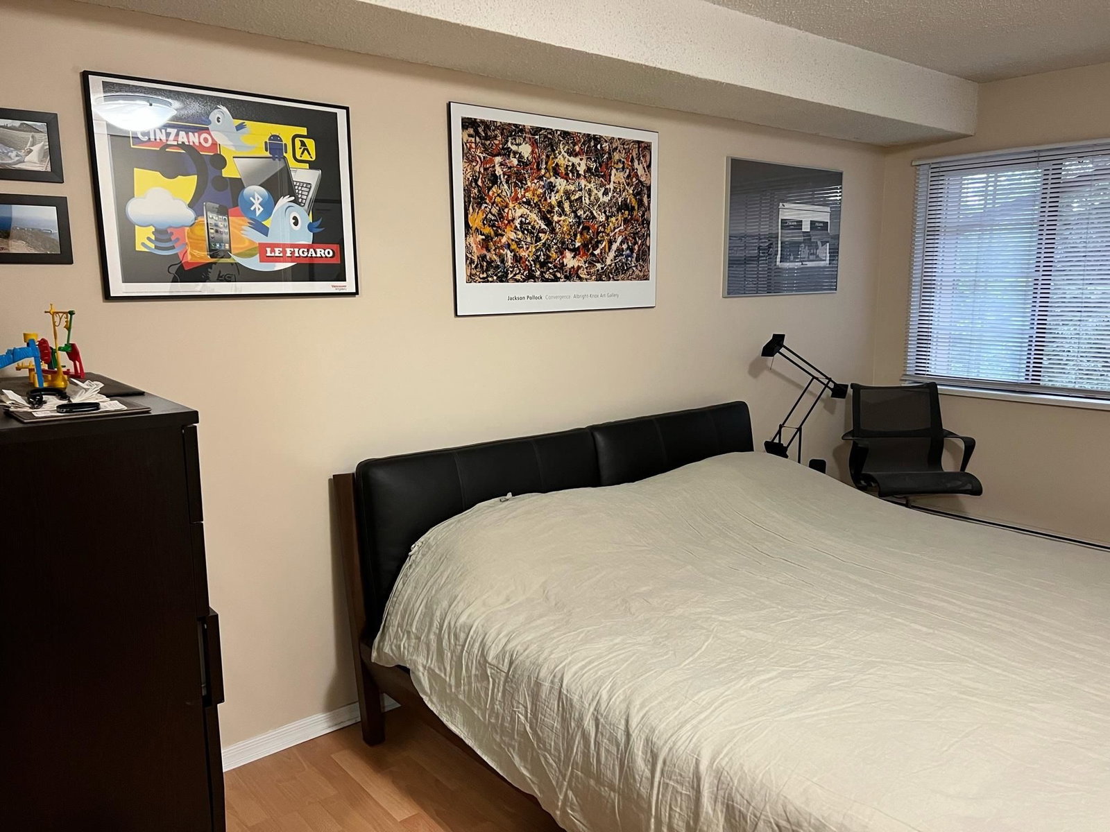 Listing Image 4