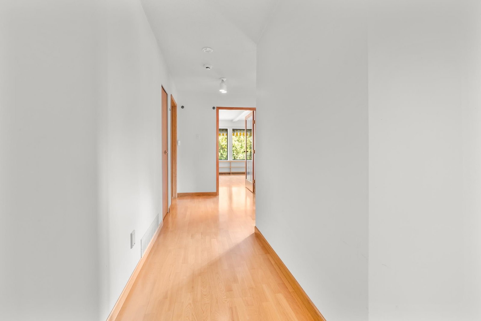 Listing Image 30