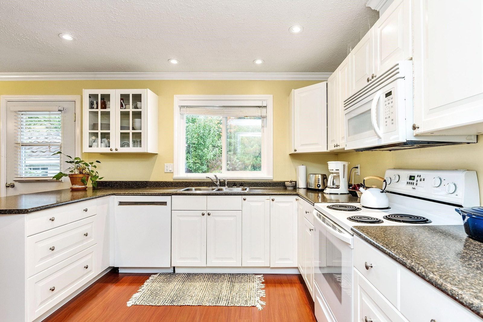 Listing Image 9