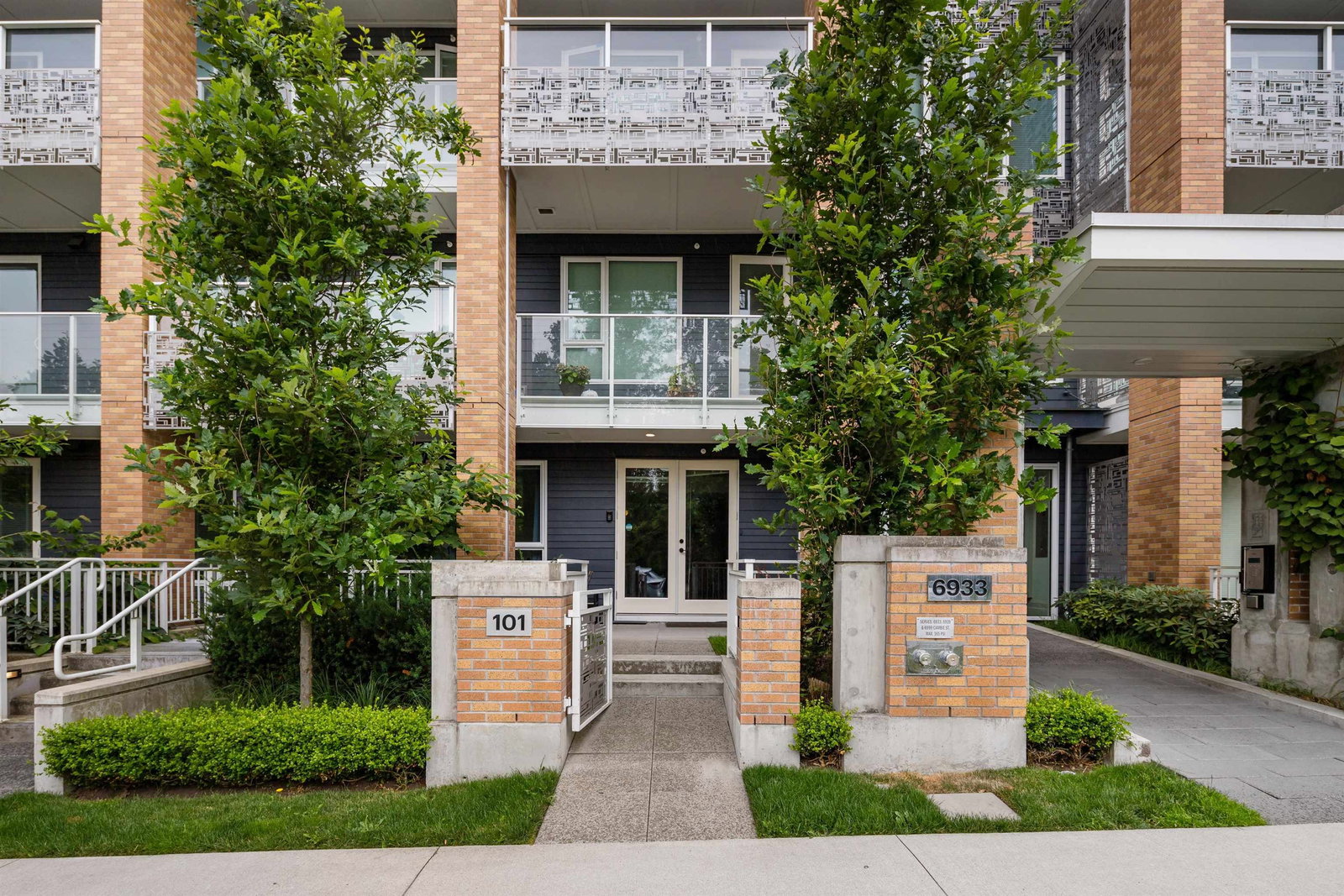 Listing Image 3