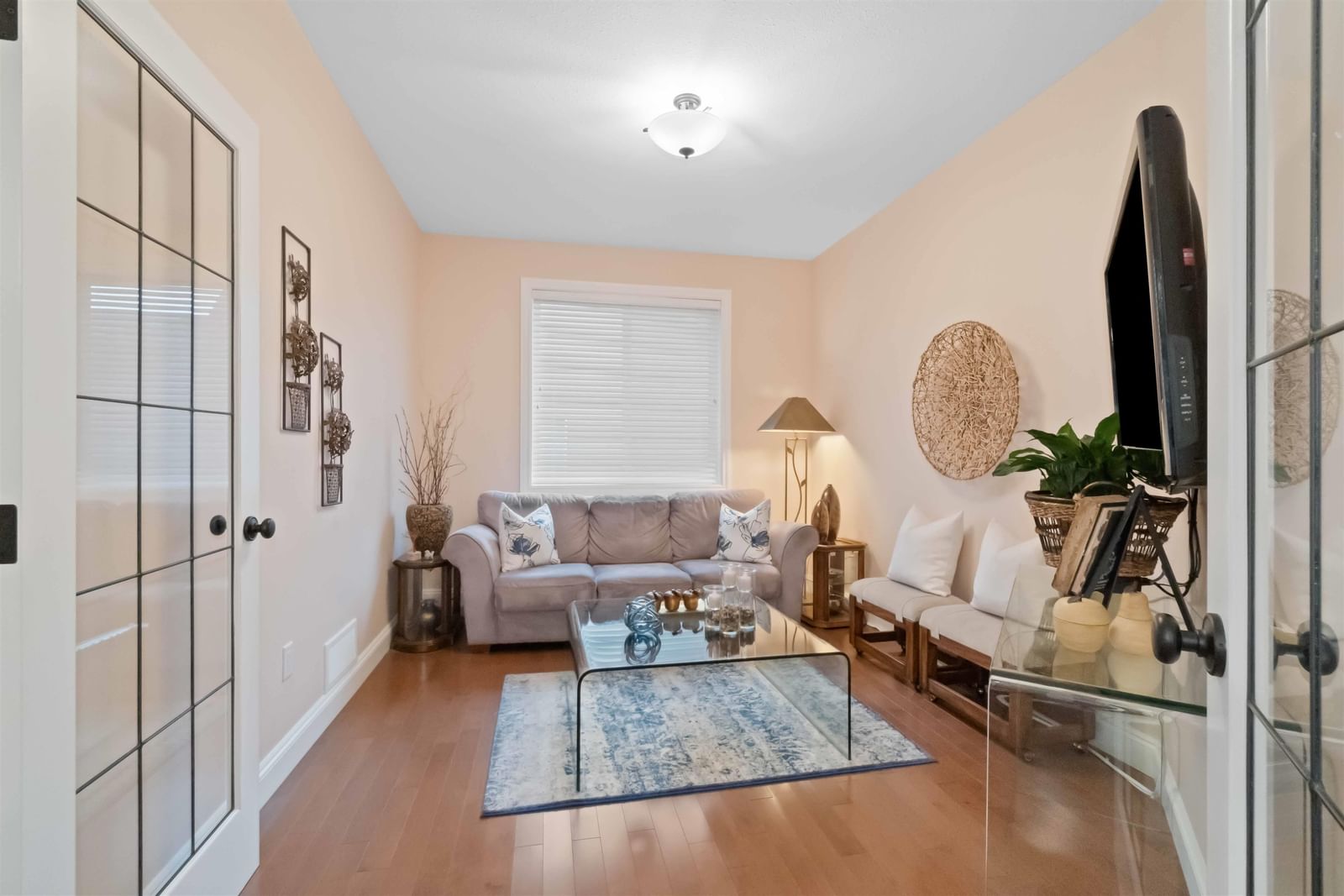 Listing Image 12