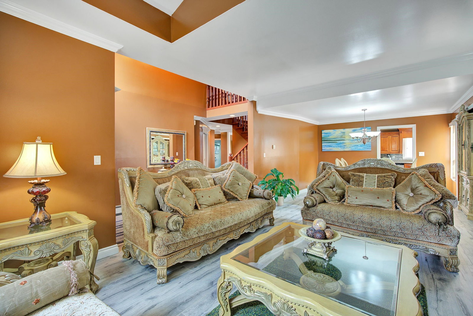 Listing Image 6