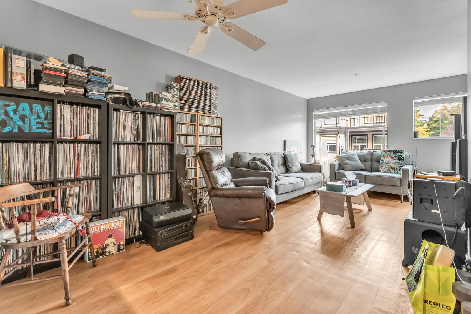 Listing Image 5