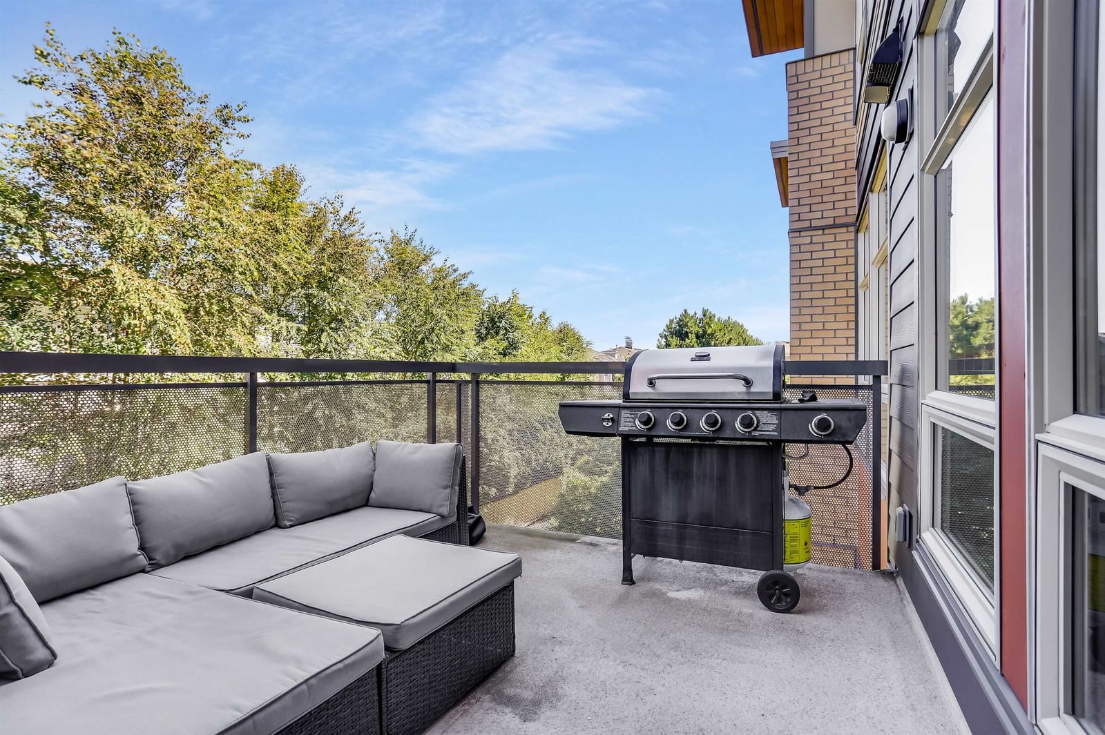 Listing Image 10