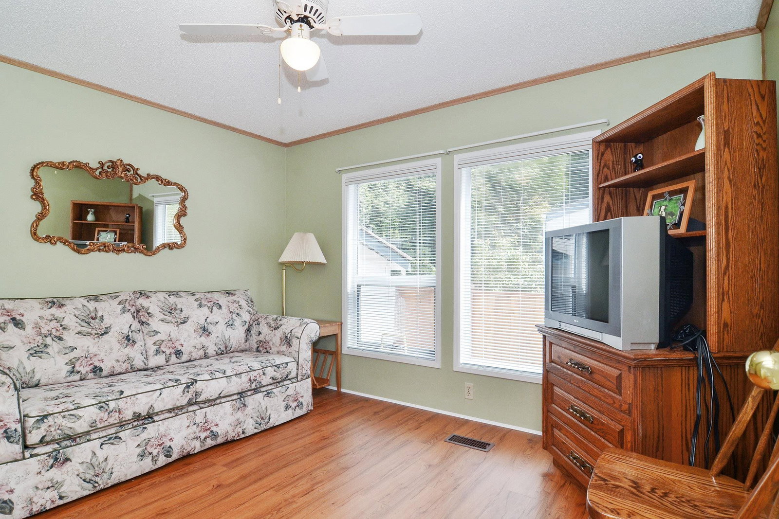 Listing Image 19