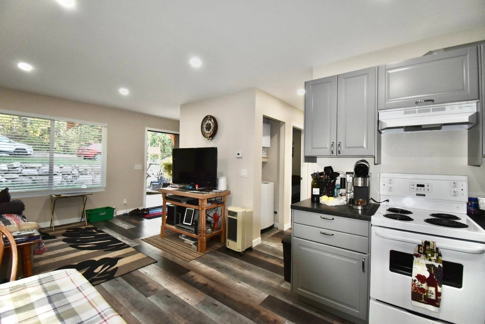 Listing Image 19