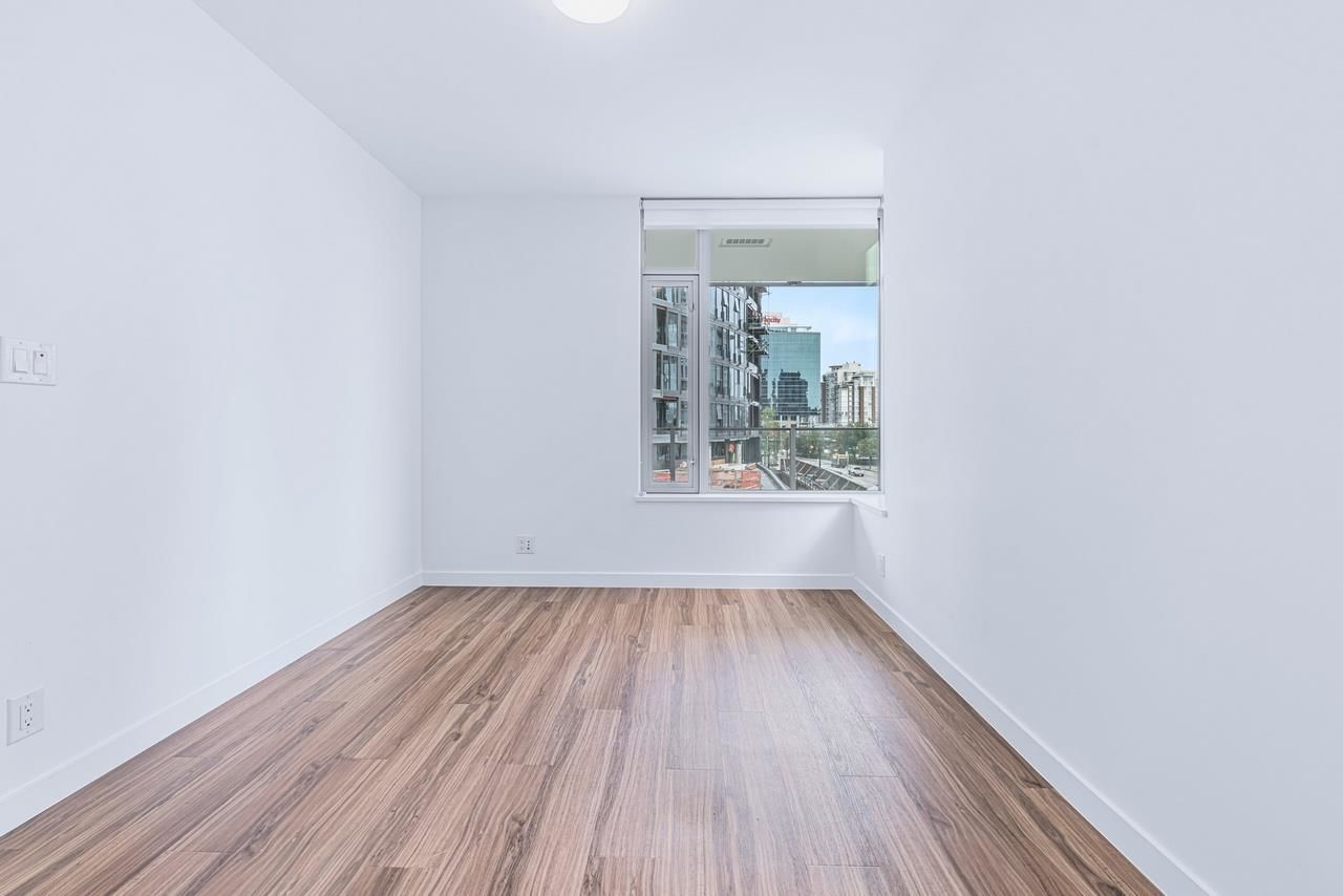 Listing Image 18