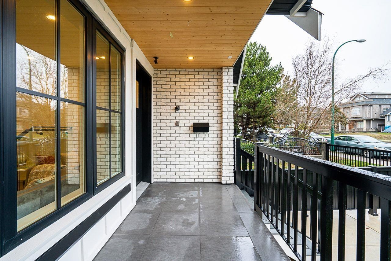 Listing Image 4