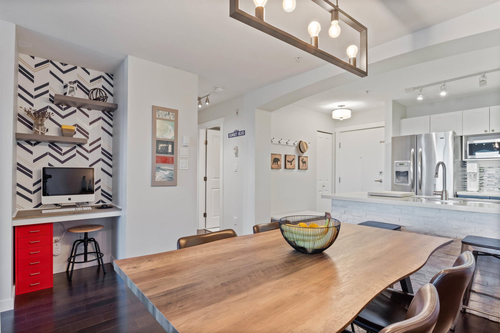 Listing Image 8
