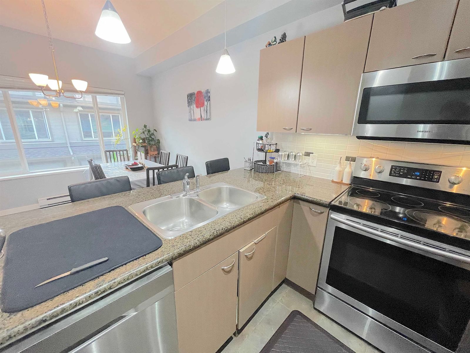 Listing Image 19