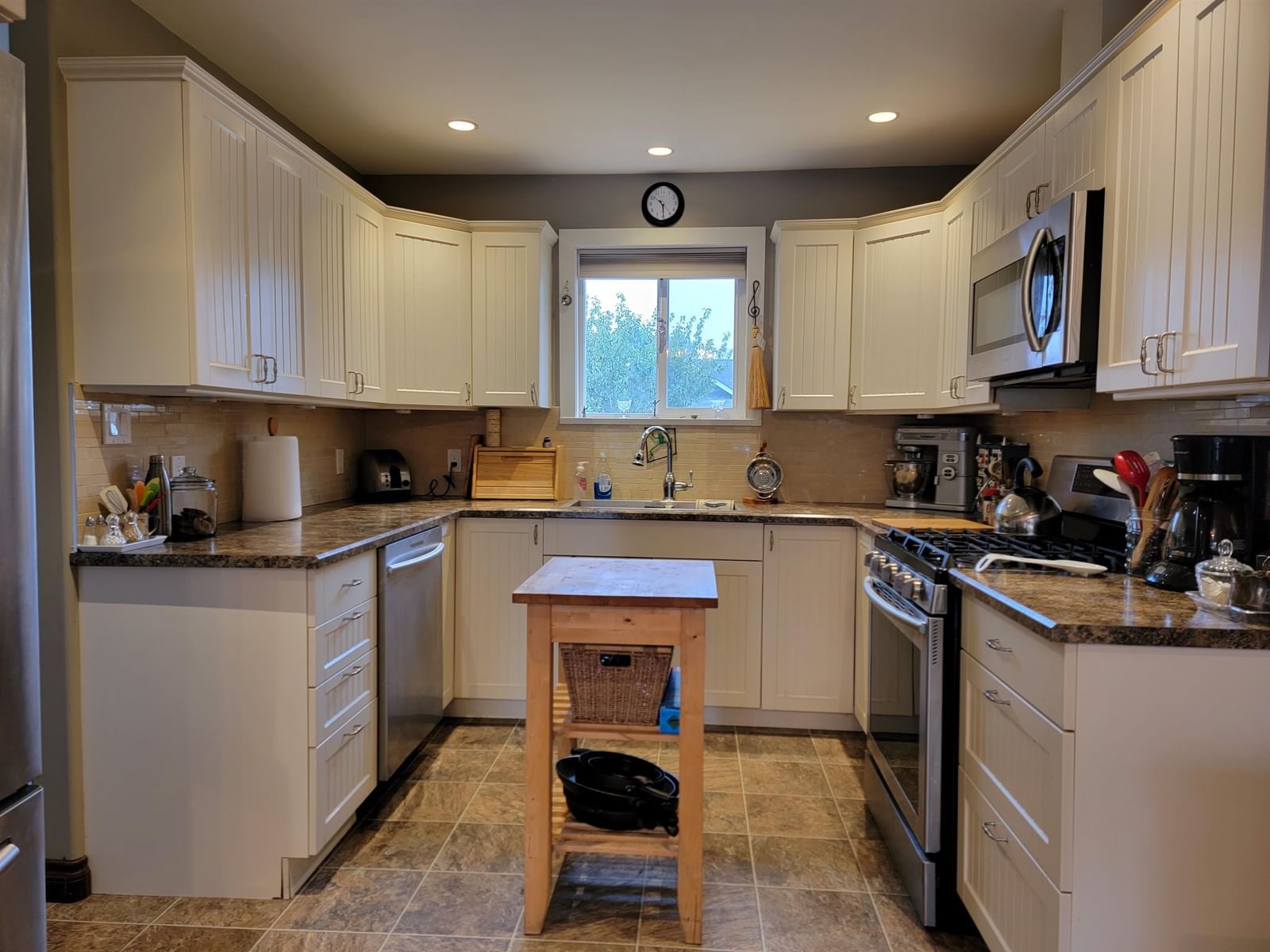 Listing Image 12