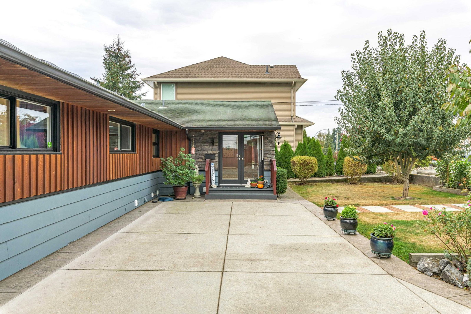 Listing Image 6