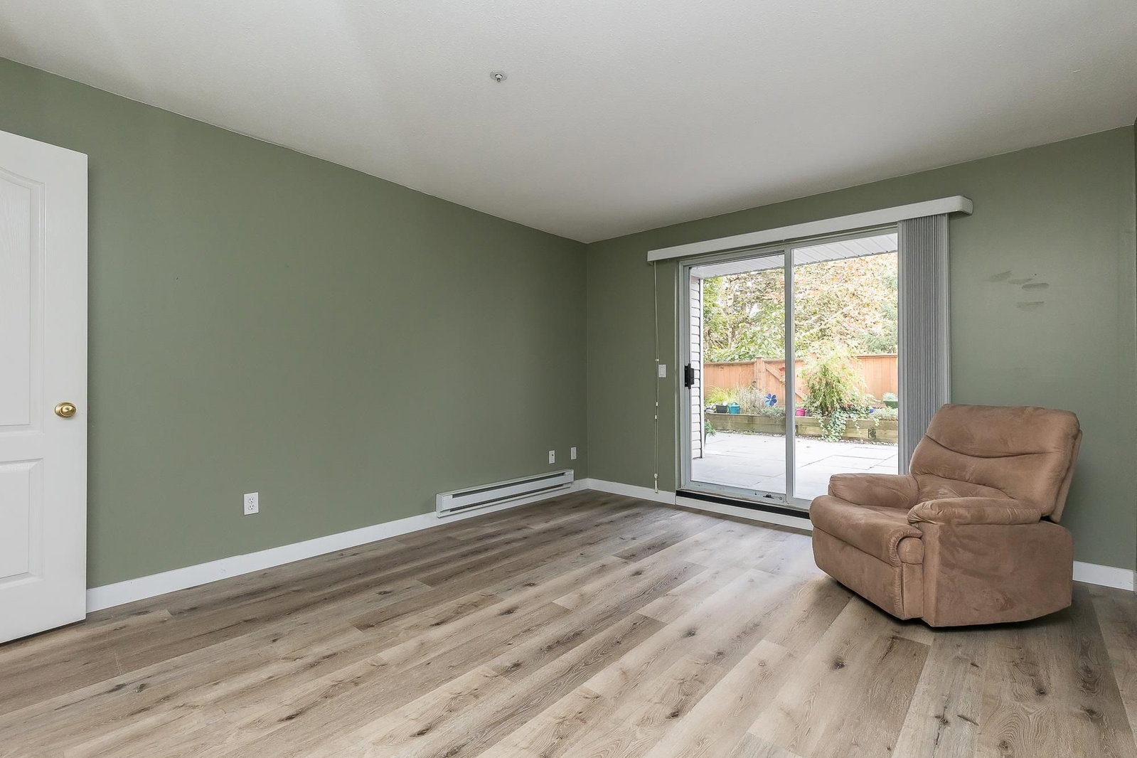 Listing Image 17