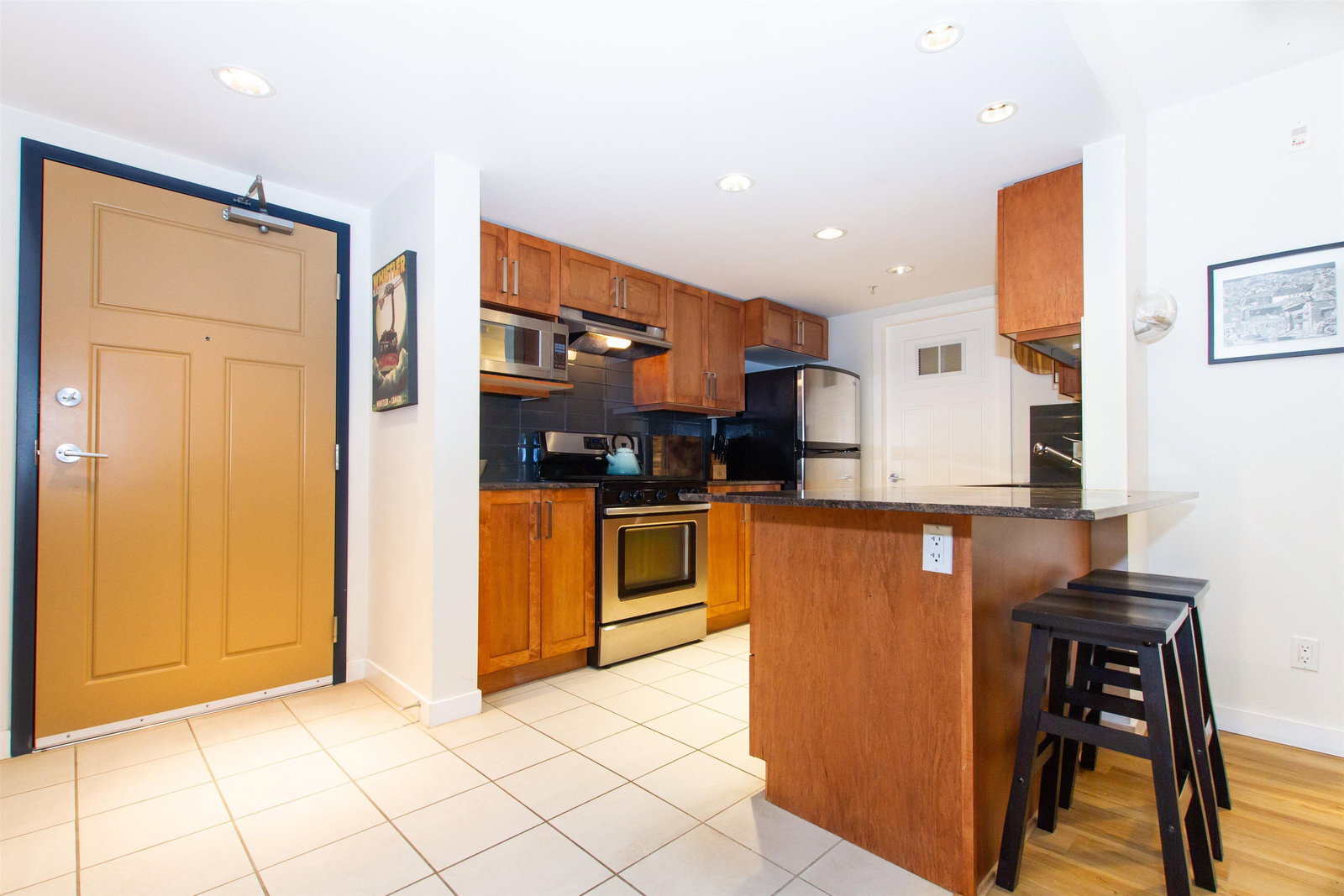 Listing Image 5